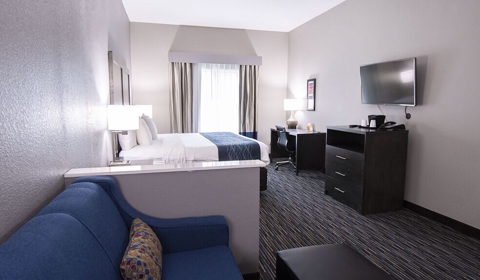 More Photos Of 6039 W Interstate 10, San Antonio Hotel For Sale