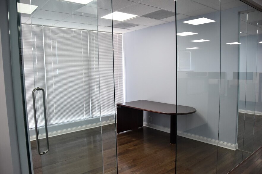 More Photos Of 710 Higgins Rd, Park Ridge Office Residential For Lease