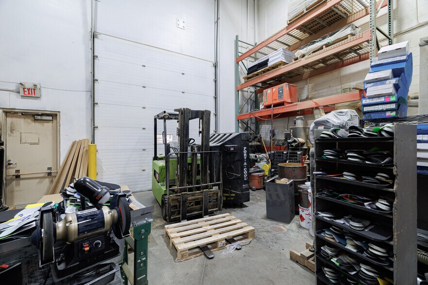 More Photos Of 6701-6777 Fairmount Dr SE, Calgary Warehouse For Lease