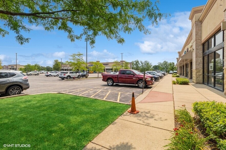More Photos Of 301-345 Vertin Blvd, Shorewood Unknown For Lease