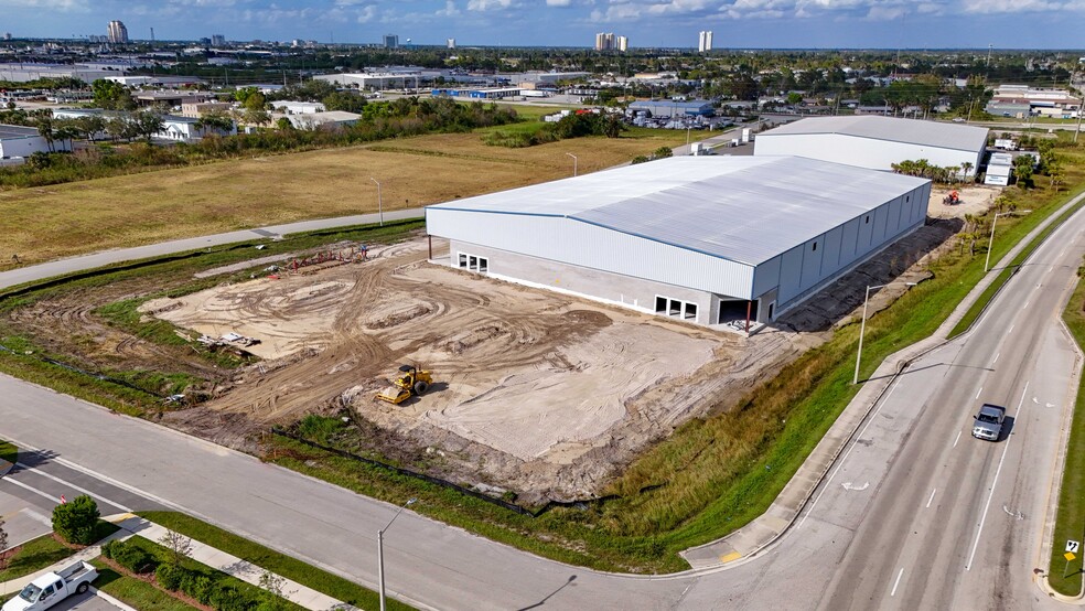 Primary Photo Of 3695 Ironbridge Blvd, Fort Myers Warehouse For Lease