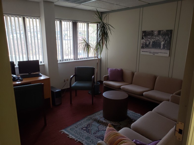 More Photos Of 65 Mountain Blvd, Warren Medical For Sale