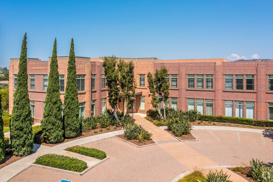 More Photos Of 800 Corporate Dr, Ladera Ranch Unknown For Lease