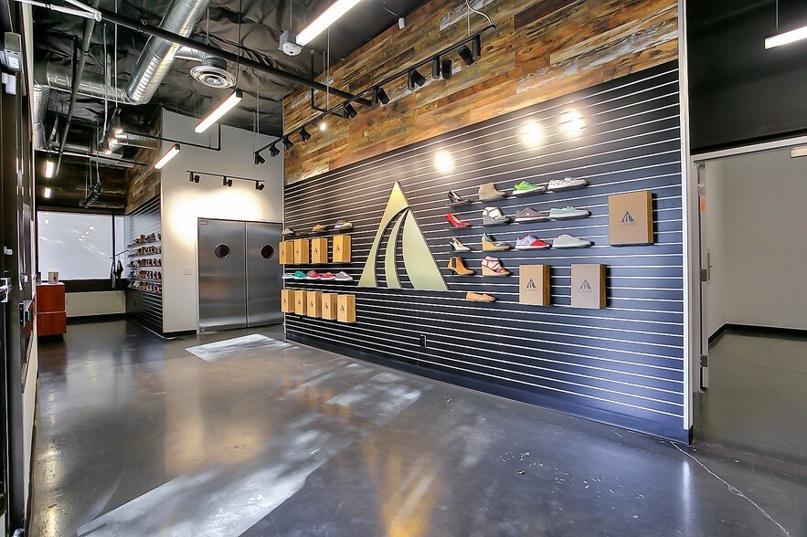 More Photos Of 5 Longevity Dr, Henderson Light Manufacturing For Sale