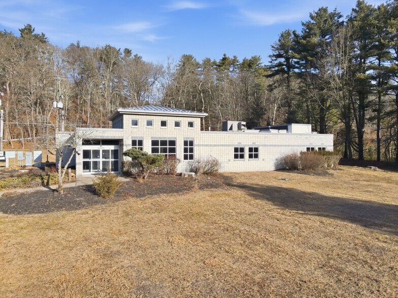 More Photos Of 113 Pocono Dr, Milford Office For Sale