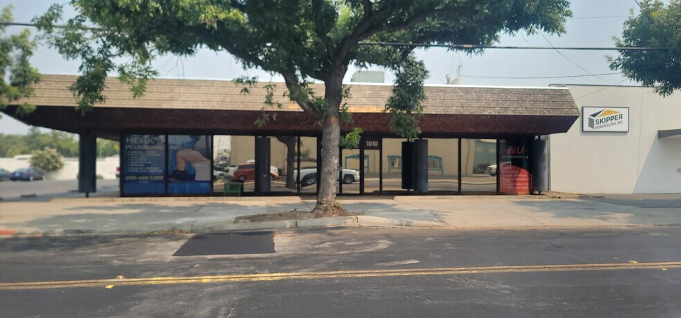 Primary Photo Of 1010 Carver Rd, Modesto Flex For Lease