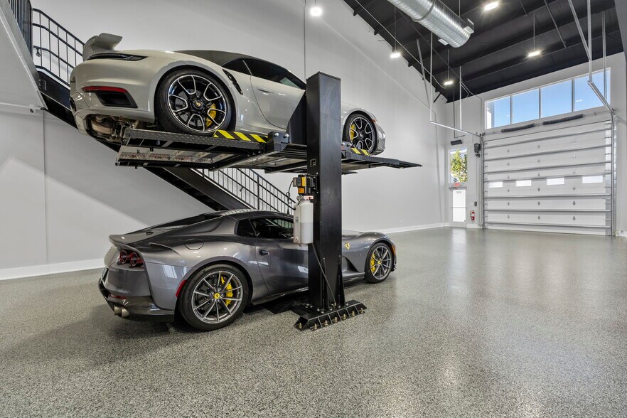 More Photos Of 3584 Plover, Naples Warehouse For Lease