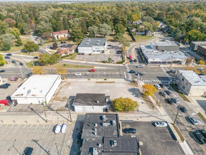 More Photos Of 1005 N Main St, Royal Oak Service Station For Sale