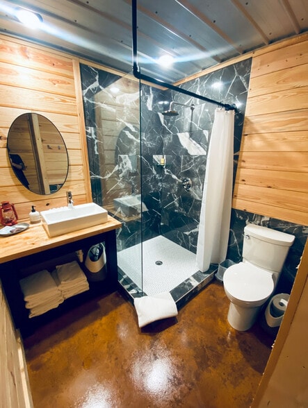 More Photos Of 1136 Arlie Moore Rd, Bismarck Hotel For Sale