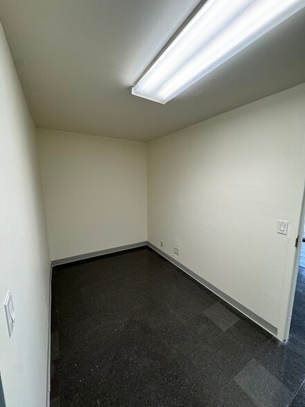 More Photos Of 2485 Autumnvale Dr, San Jose Warehouse For Sale