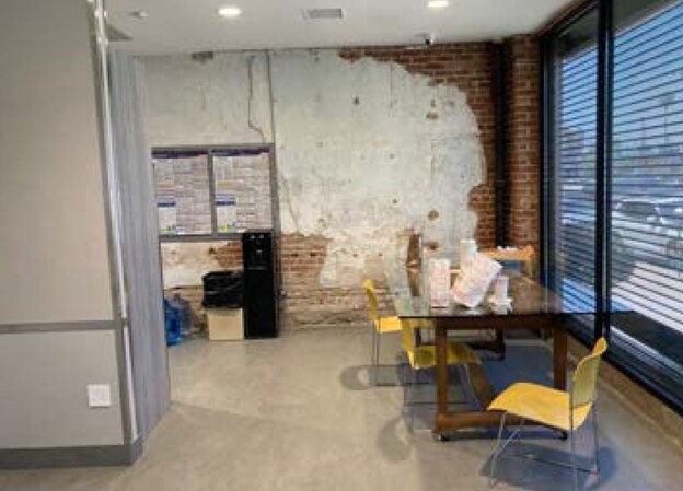 More Photos Of 3635-3637 Cahuenga Blvd W, Los Angeles Veterinarian Kennel For Sale