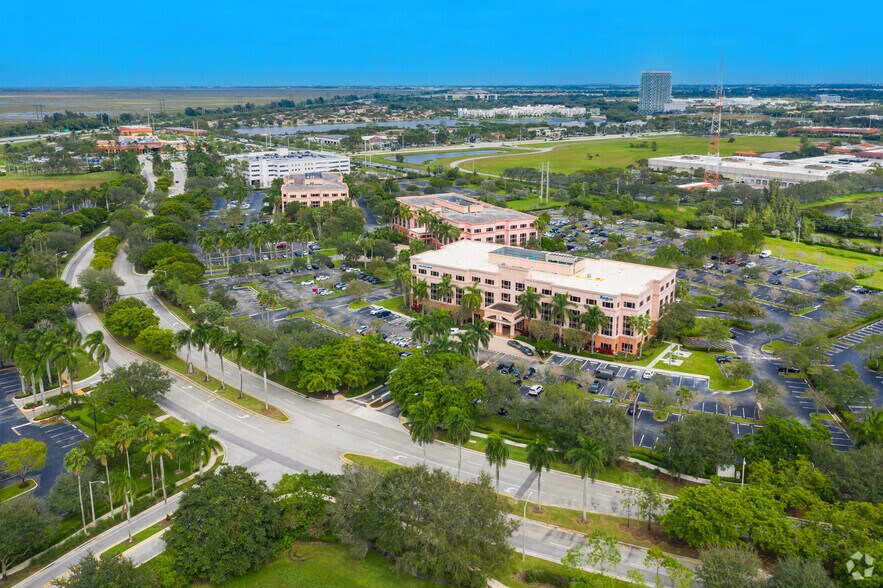 More Photos Of 1560 Sawgrass Corporate Pkwy, Sunrise Office For Lease