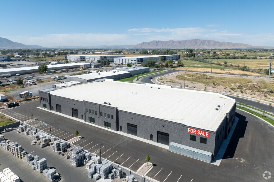 More Photos Of 1564 250 W, Spanish Fork Showroom For Sale