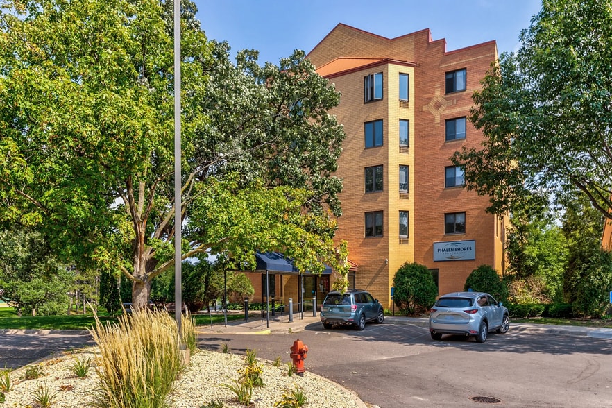 More Photos Of 985 Ivy Ave E, Saint Paul Apartments For Sale