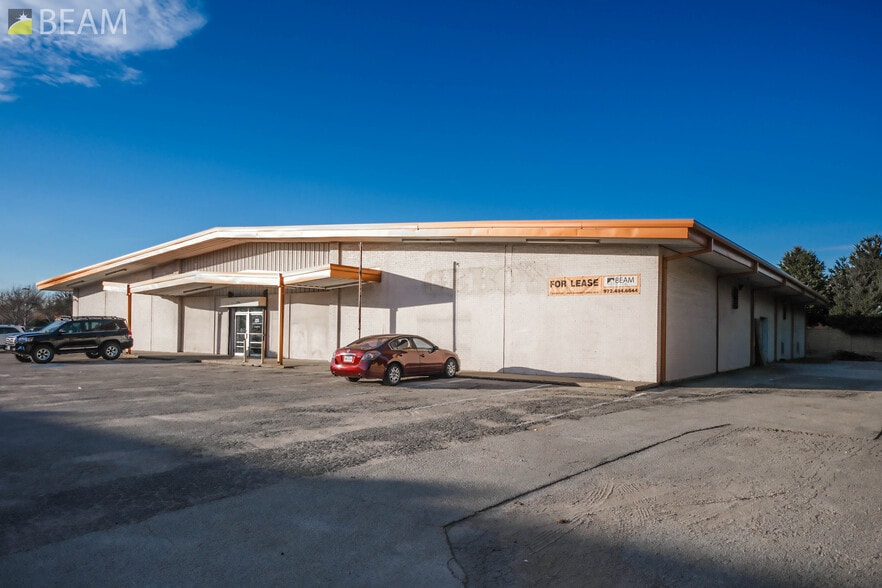 More Photos Of 2004 W University Dr, McKinney Freestanding For Lease