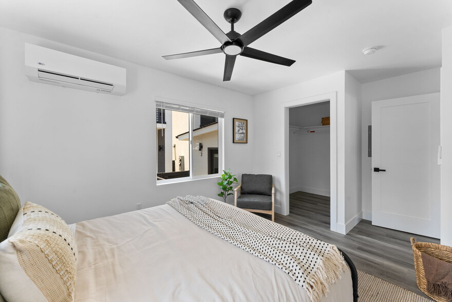 More Photos Of 2722 Nye St, San Diego Apartments For Sale