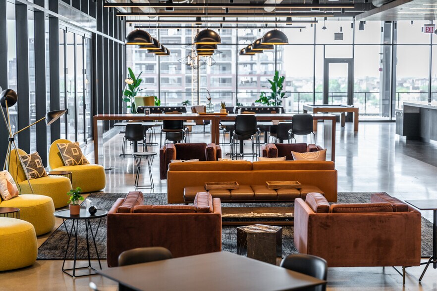 More Photos Of 333 N Green St, Chicago Office For Lease