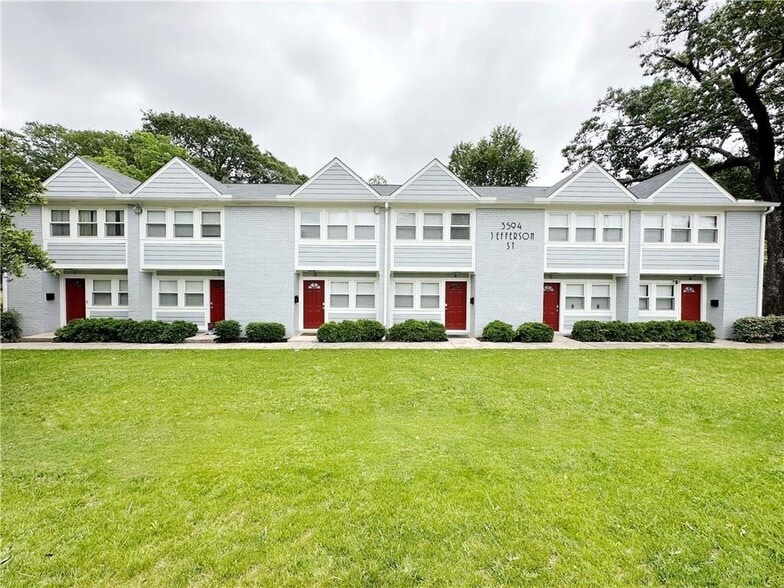 More Photos Of 1749 Hawthorne Ave, College Park Apartments For Sale