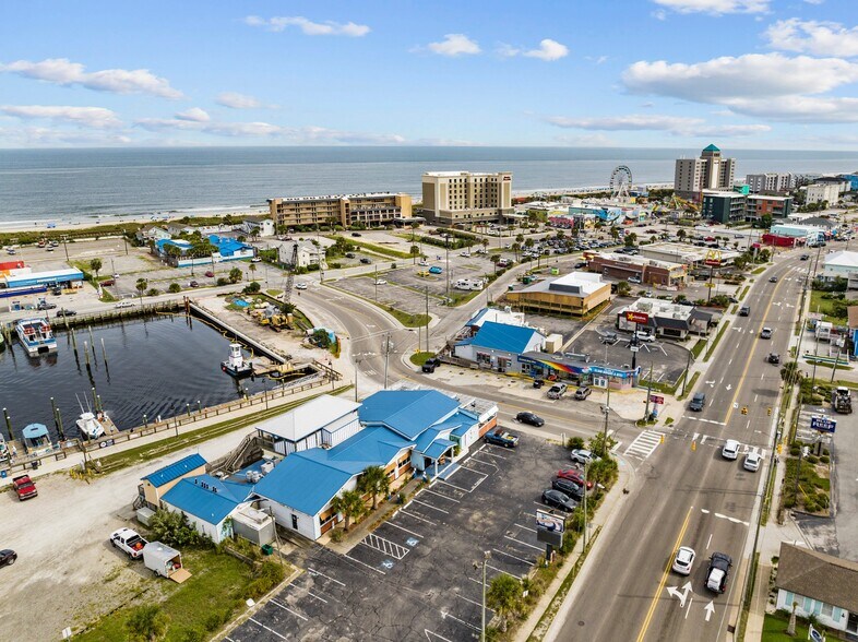 More Photos Of 300 N Lake Park Blvd, Carolina Beach Restaurant For Lease