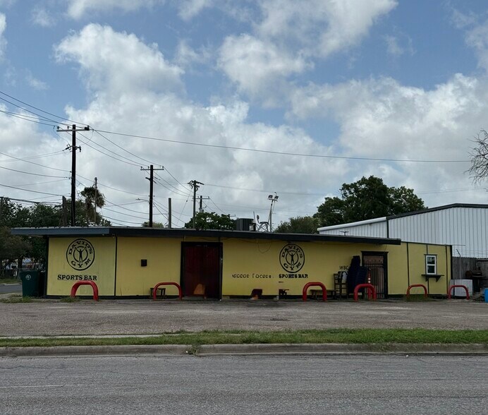More Photos Of 3601 Morgan Ave, Corpus Christi General Retail For Sale