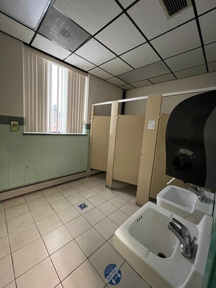 More Photos Of 1500 Genesee St, Utica Medical For Lease