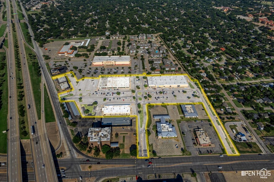 More Photos Of 3001-3007 Garnett Ave, Wichita Falls General Retail For Lease