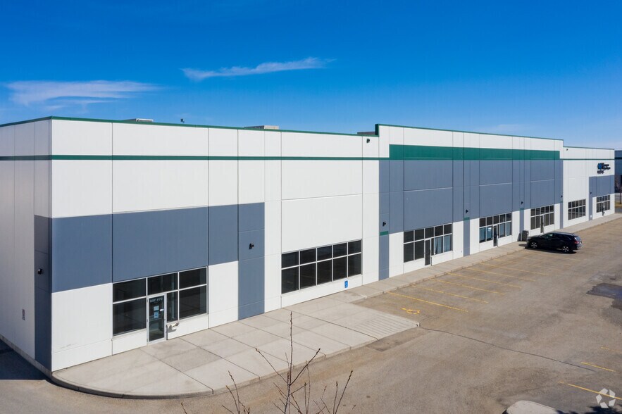 More Photos Of 4900 64th Ave SE, Calgary Warehouse For Lease
