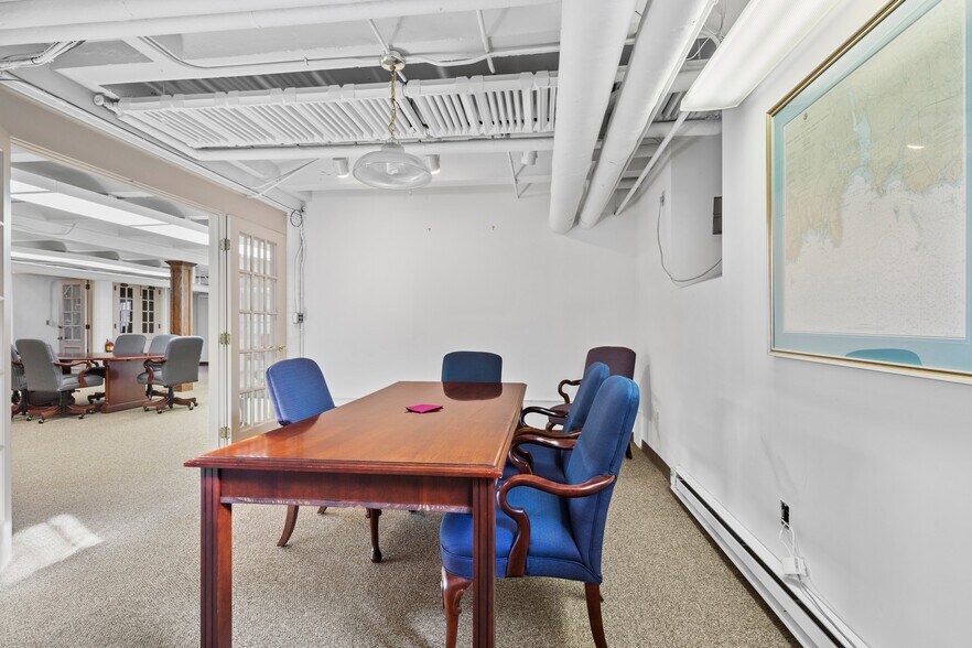 More Photos Of 31 N Main St, Essex Medical For Lease