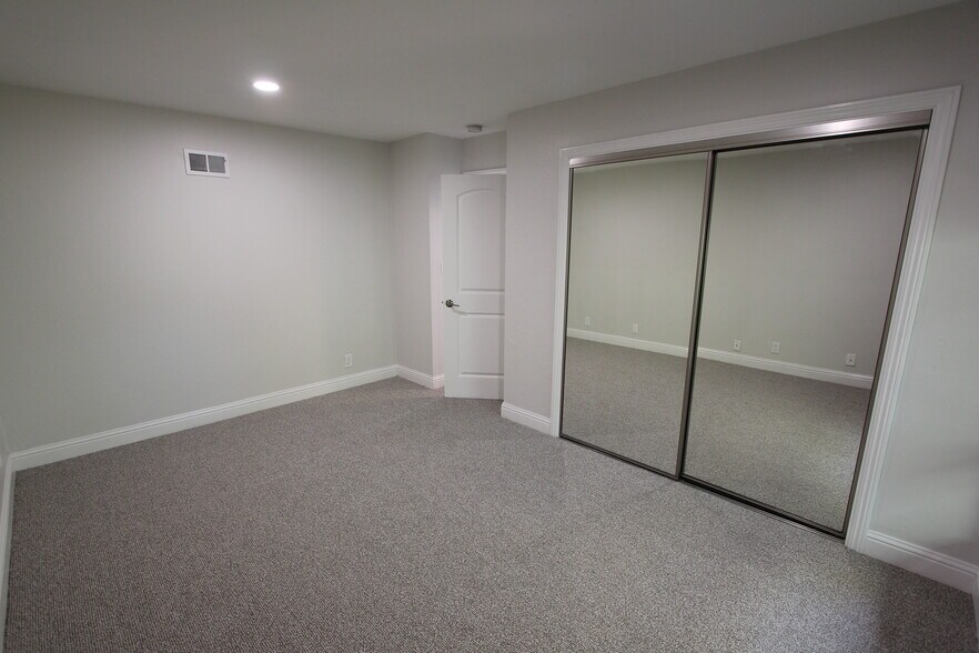More Photos Of 1327 Montego, Walnut Creek Apartments For Sale