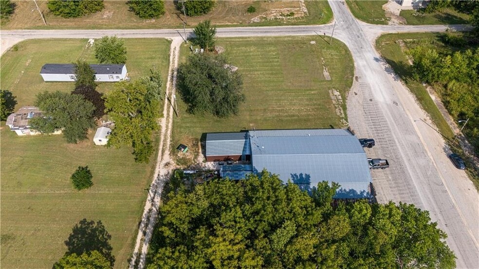 More Photos Of 86 3rd St, Moran Convenience Store For Sale