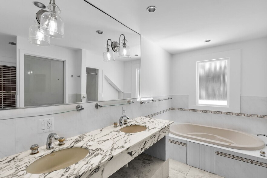 More Photos Of 1409 Truman Ave, Key West Specialty For Sale