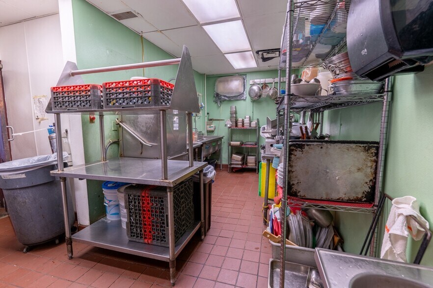 More Photos Of 30 S La Grange Rd, La Grange Restaurant For Sale