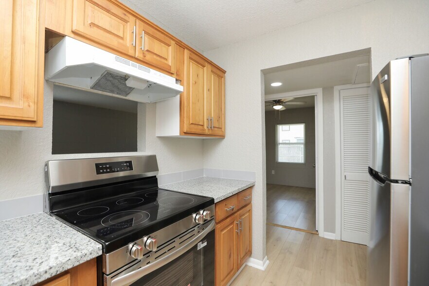 More Photos Of 4217 Sealy St, Galveston Apartments For Sale