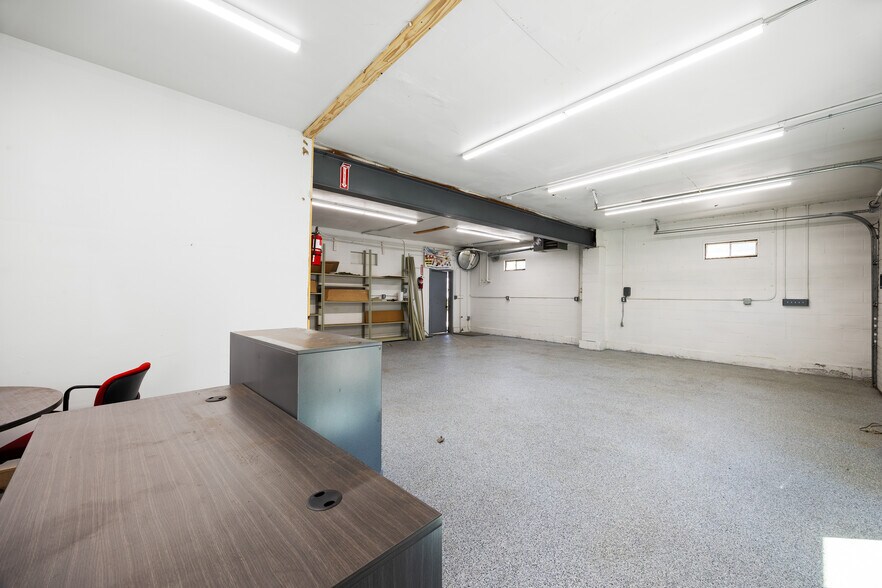 More Photos Of 233 Wilbraham St, Palmer Freestanding For Sale
