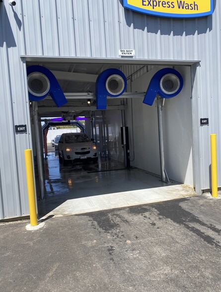 More Photos Of 1623 Yosemite Blvd, Modesto Carwash For Sale