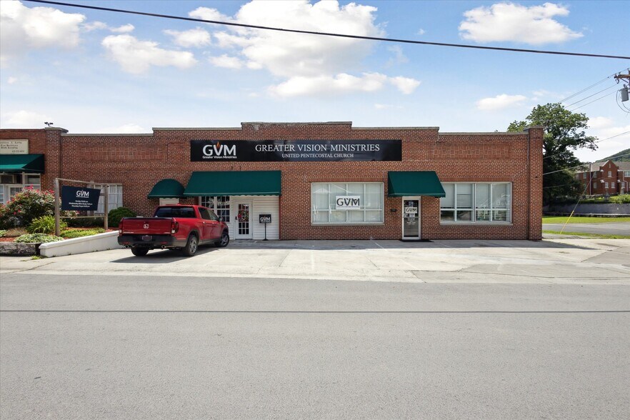 More Photos Of 307 S Depot St, Rogersville General Retail For Lease