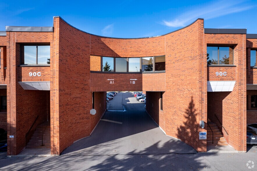 More Photos Of 90 Centurian Dr, Markham Light Distribution For Lease