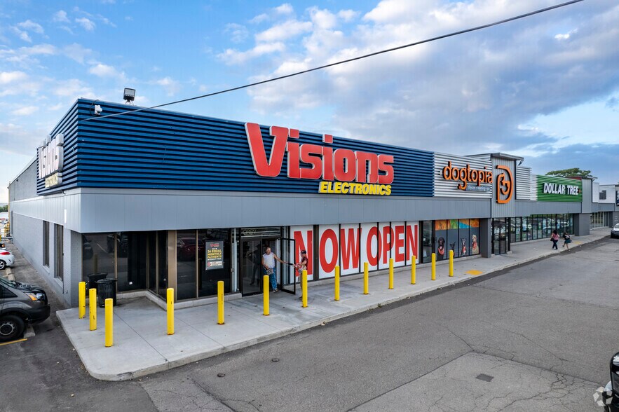 More Photos Of 1224 Dundas St E, Mississauga Freestanding For Lease