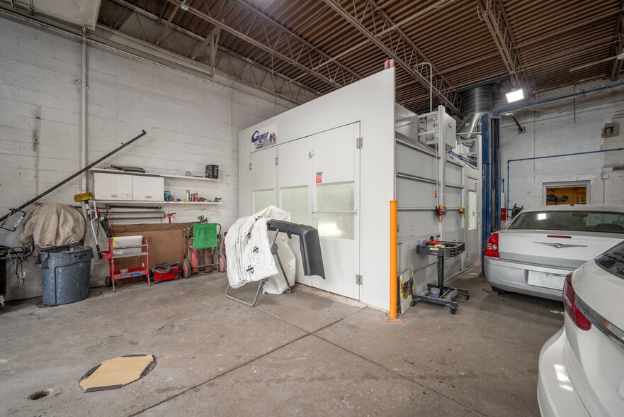 More Photos Of 20785 Orchard Lake Rd, Farmington Hills Warehouse For Sale