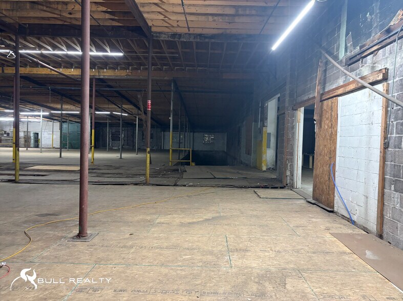More Photos Of 406 Fourth Ave, Dalton Manufacturing For Sale