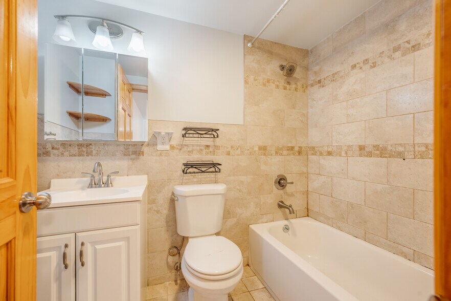 More Photos Of 2105 33rd Ave, Astoria Multifamily For Sale