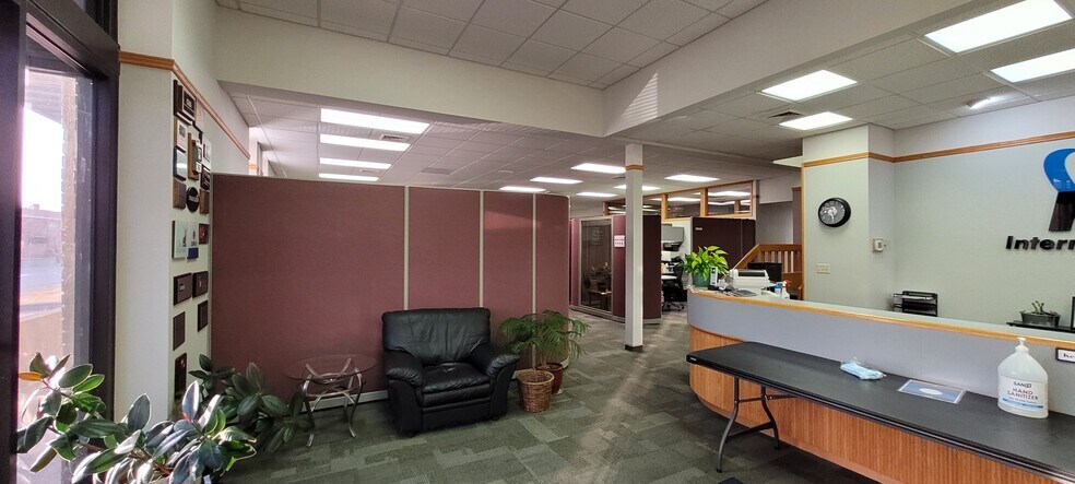 More Photos Of 100 Park Dr S, Great Falls Office For Lease