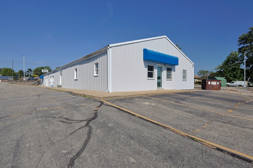Primary Photo Of 315 N Main St, Brownstown Office For Sale