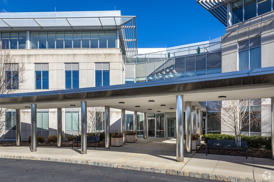 More Photos Of 180 Park Ave, Florham Park Office For Lease