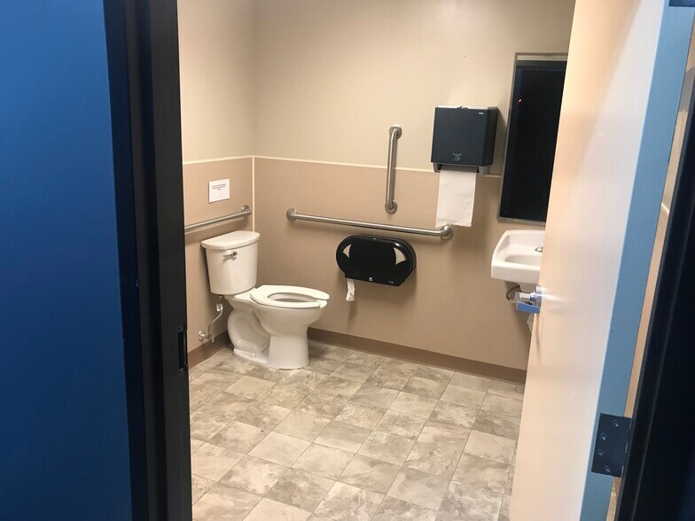 More Photos Of 330 N Reading Rd, Ephrata Unknown For Lease