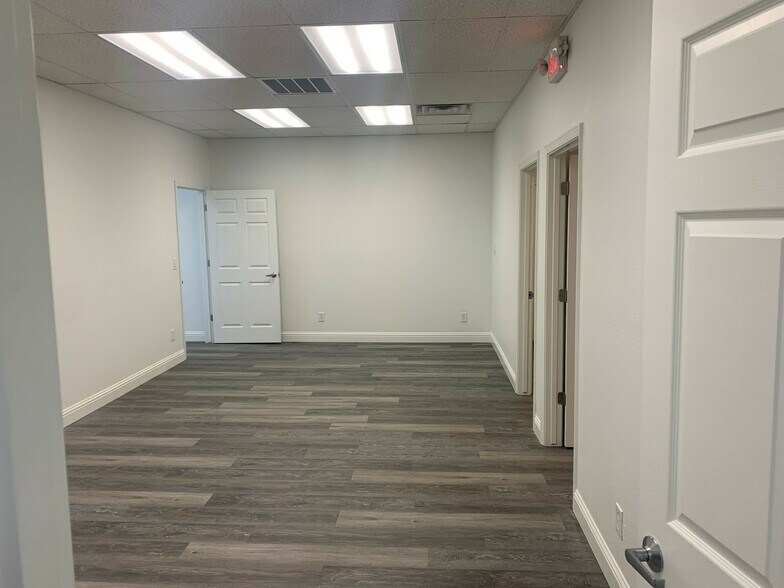 More Photos Of 441 N M St, Tulare Office For Lease