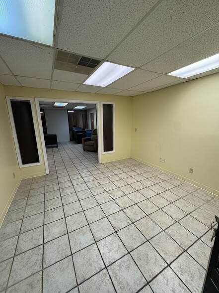 More Photos Of 1539 Parental Home Rd, Jacksonville Medical For Lease