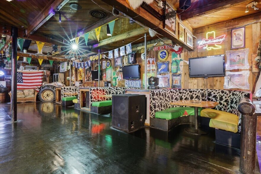 More Photos Of 3330 N Academy Blvd, Colorado Springs Bar For Sale