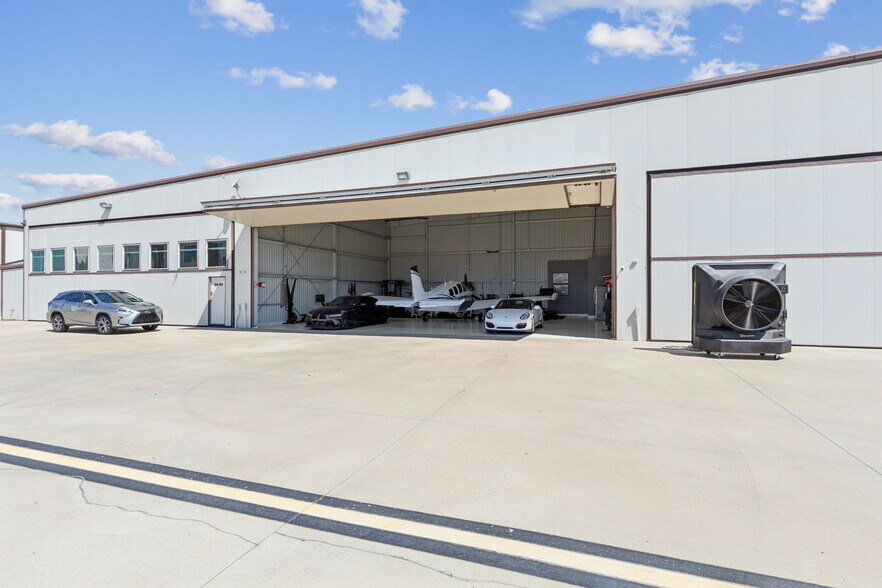 More Photos Of 15809 Addison Rd, Addison Airplane Hangar For Sale