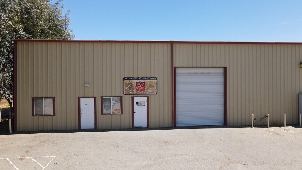 More Photos Of 21962 Railroad St, San Joaquin Warehouse For Sale